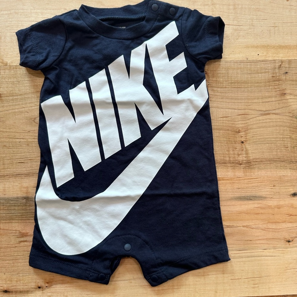 Nike Infant Romper in Navy and White NWOT